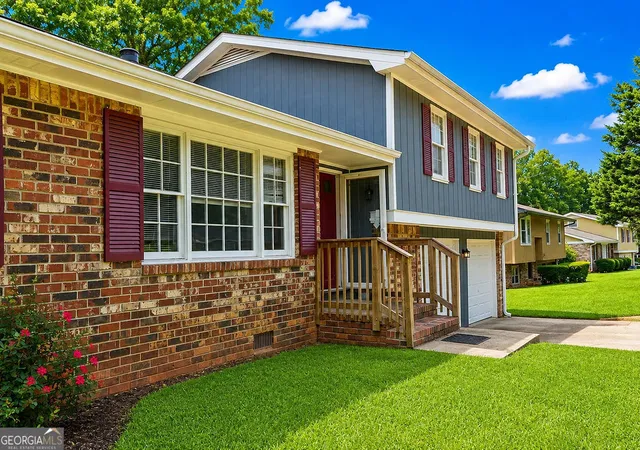 Photo 3 of Sale Pending at 970 Woodbridge Dr Ne, Conyers, GA 30012 | MLS# 10821394 | Listing updated on 2026-08-26