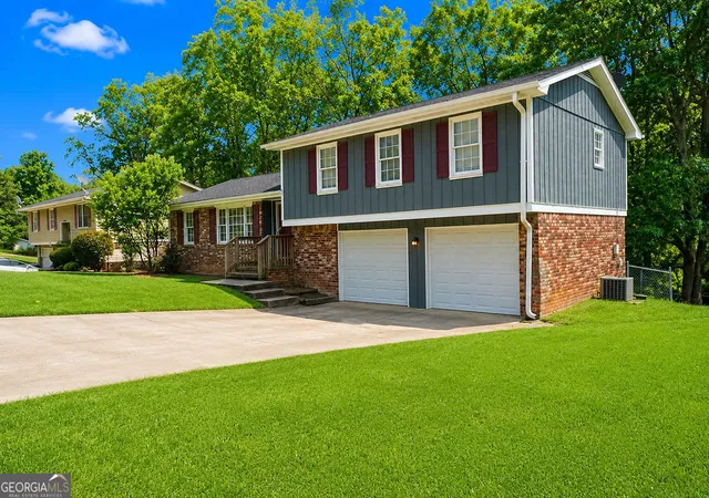 Photo 3 of Sale Pending at 970 Woodbridge Dr Ne, Conyers, GA 30012 | MLS# 10821394 | Listing updated on 2026-08-26