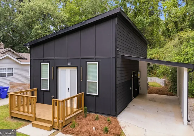 Single family home for sale at 2585 Hood Ave NW, Atlanta, GA 30318 | MLS# 10804097