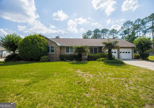 Homes for sale in Valdosta, GA | 2243 Oakgrove Cir, Valdosta, GA 31602 | MLS# 10785240