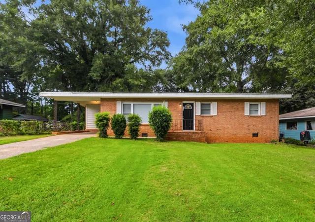 Photo 2 of Single family home for sale at 25 Larose Cir Se, Marietta, GA 30060 | MLS# 10825354 | Listing updated on 2026-09-07