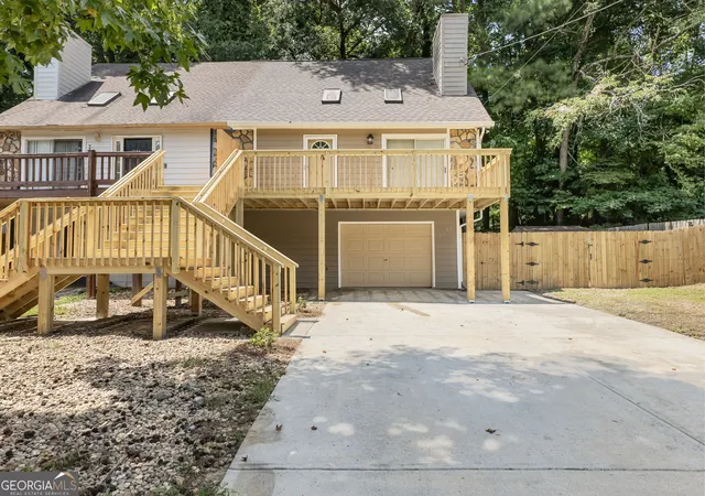 1st image of 2136 Valley Oaks Dr Se, Smyrna, GA 30080 | MLS# 10831317