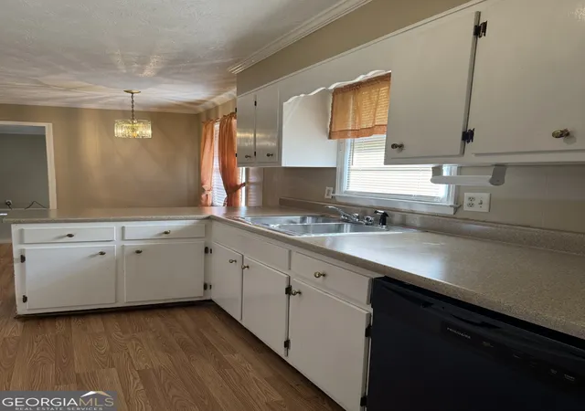 Photo 3 of Single family home for sale at 110 Mckinley Dr, Griffin, GA 30224 | MLS# 10803439 | Listing updated on 2026-07-24
