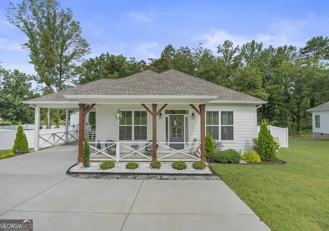Photo 3 of Single family home for sale at 230 Campbell St, Cleveland, GA 30528 | MLS# 10805973 | Listing updated on 2026-10-07