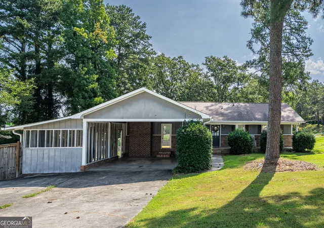 2nd image of 1 Westlyn Dr Sw, Rome, GA 30165 | MLS# 10827163