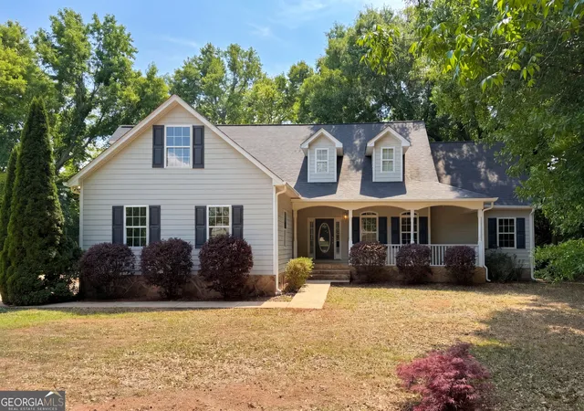 Homes for sale in Griffin, GA | 141 Lake Chase Dr S, Griffin, GA 30224 | MLS# 10756950