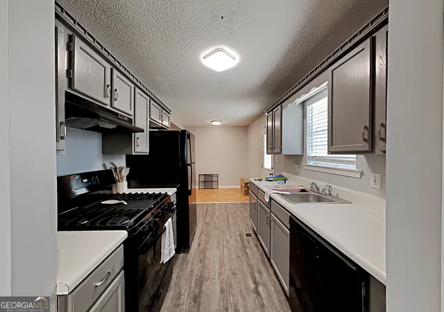 Photo 4 of Single family home for sale at 330 Peach Xing Dr, Dallas, GA 30132 | MLS# 10760787 | Listing updated on 2026-09-07