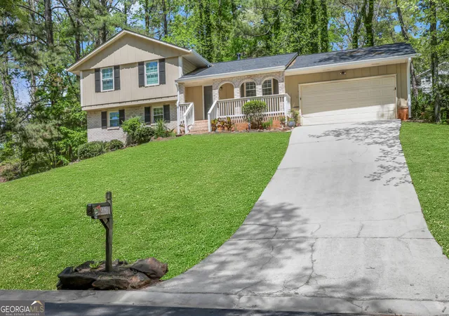 Photo 4 of Sale Pending at 4329 Cedar Ridge Trl, Stone Mountain, GA 30083 | MLS# 10753081 | Listing updated on 2026-09-24