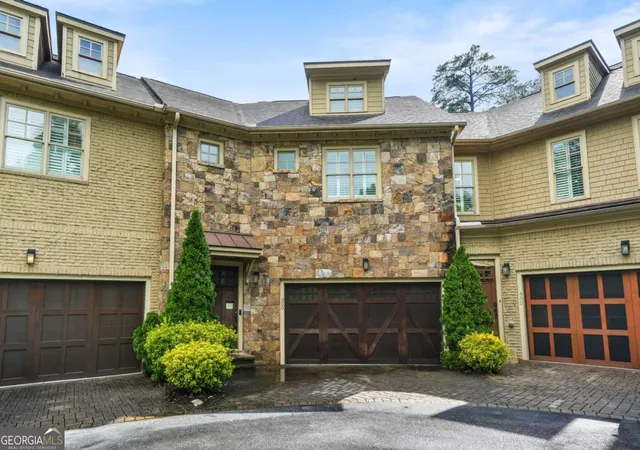 Homes for sale in Atlanta, GA | 3002 Lenox Rd Ne #300, Atlanta, GA 30324 | MLS# 10786558