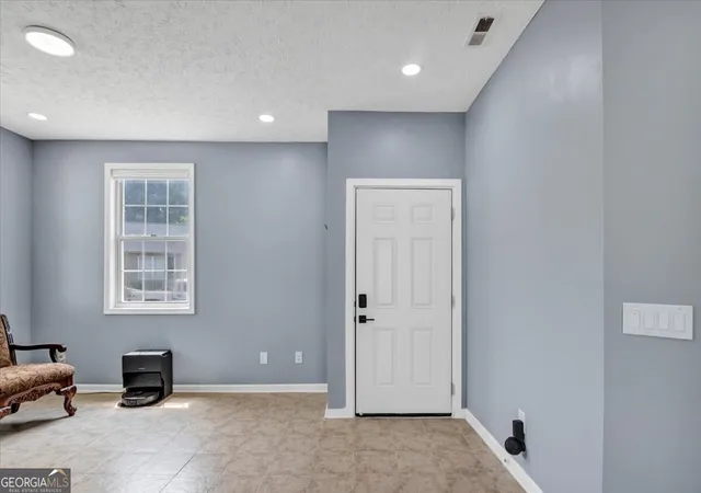 Photo 2 of Single family home for sale at 141 Windcroft Cir, Acworth, GA 30101 | MLS# 10801077 | Listing updated on 2026-10-29