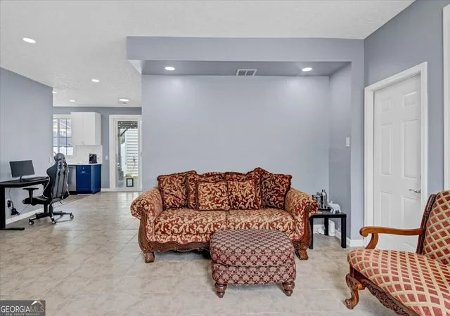 Photo 4 of Single family home for sale at 141 Windcroft Cir, Acworth, GA 30101 | MLS# 10801077 | Listing updated on 2026-10-29