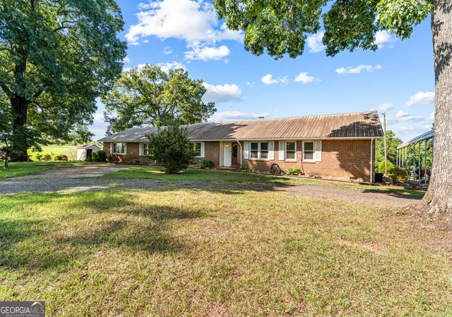 Photo 2 of Single family home for sale at 211 Allen Rd, Musella, GA 31066 | MLS# 10825118 | Listing updated on 2026-09-04