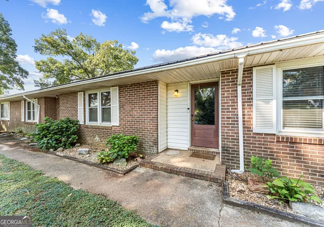 Photo 3 of Single family home for sale at 211 Allen Rd, Musella, GA 31066 | MLS# 10825118 | Listing updated on 2026-09-04