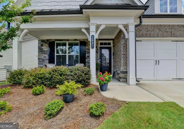 Photo 2 of Sale Pending at 1621 Saddlegate Dr, Canton, GA 30114 | MLS# 10808688 | Listing updated on 2026-09-22