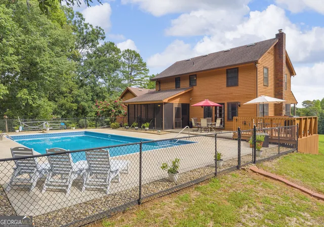 Photo 2 of Single family home for sale at 113 Cherokee Hills Ln, Toccoa, GA 30577 | MLS# 10835758 | Listing updated on 2026-09-08