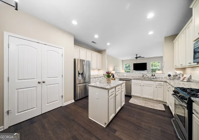 Photo 4 of Single family home for sale at 120 Kasey Dr, Woodstock, GA 30189 | MLS# 10799450 | Listing updated on 2026-09-16