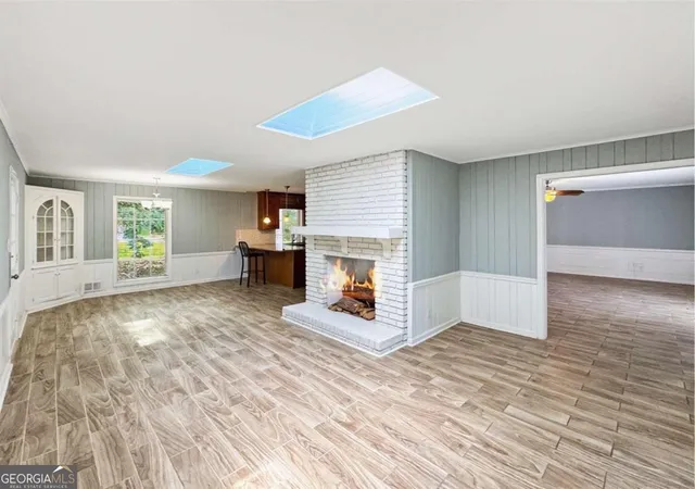 Photo 4 of Single family home for sale at 1665 Loch Lomond Trl Sw, Atlanta, GA 30331 | MLS# 10815353 | Listing updated on 2026-09-09
