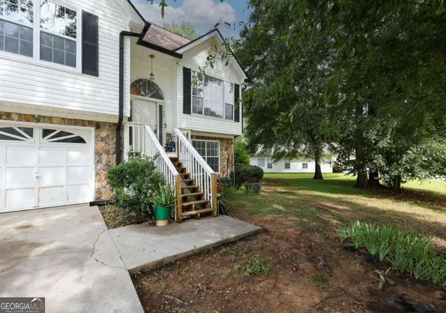 Photo 2 of Single family home for sale at 75 Woodland Ridge Cir, Covington, GA 30016 | MLS# 10826887 | Listing updated on 2026-08-29