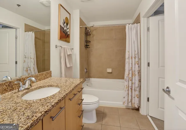 Listing Photo 2 - Condo for sale in building located at 3324 Peachtree Rd Ne, Atlanta, GA 30326 - Unit #1312
