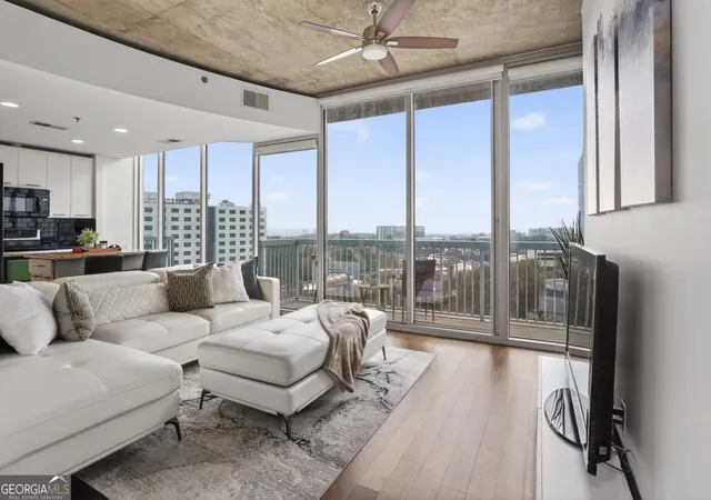 Photo 2 of Condo for sale at 3324 Peachtree Rd Ne #1312, Atlanta, GA 30326 | MLS# 10820233 | Listing updated on 2026-09-14