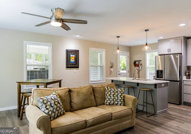 Photo 2 of Sale Pending at 803 Charlton St Nw, Rome, GA 30165 | MLS# 10803824 | Listing updated on 2026-09-17