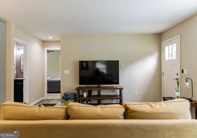 Photo 3 of Sale Pending at 803 Charlton St Nw, Rome, GA 30165 | MLS# 10803824 | Listing updated on 2026-09-17