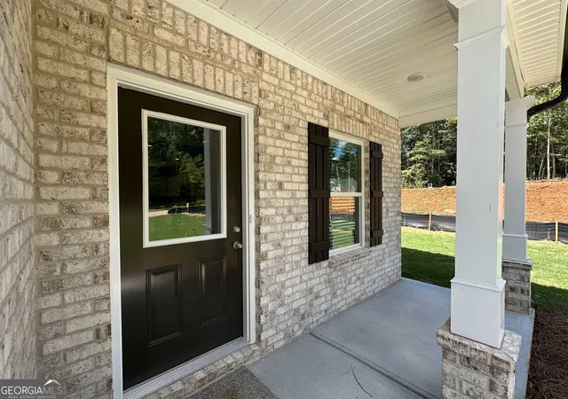 Photo 3 of Sale Pending at 5555 Bent Grass Way #63, Douglasville, GA 30135 | MLS# 10441207 | Listing updated on 2025-02-09