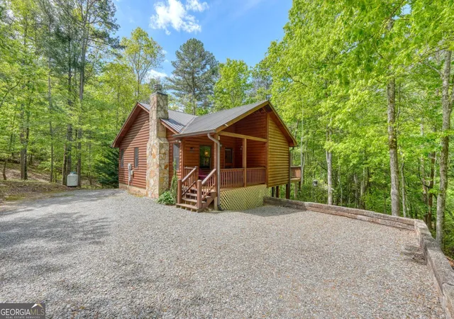 Photo 3 of Single family home for sale at 215 The Woods Rd, Mineral Bluff, GA 30559 | MLS# 10759658 | Listing updated on 2026-07-10