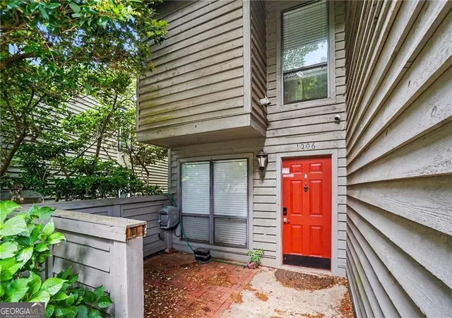 Photo 2 of Townhouse for sale at 1006 Creatwood Cir Se, Smyrna, GA 30080 | MLS# 10806062 | Listing updated on 2026-08-23