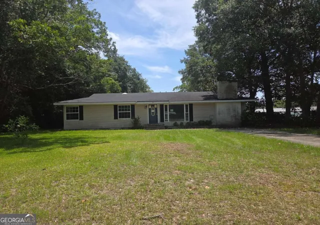 Single family home for sale at 5585 Railroad Ave, Patterson, GA 31557 | MLS# 10872468