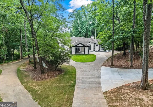 Photo 3 of Mansion for sale at 1126 Wedgefield Dr, Marietta, GA 30064 | MLS# 10827195 | Listing updated on 2026-08-29