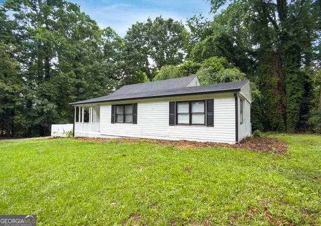 Photo 1 of Single family home for sale at 214 Pinewood Ln, Stockbridge, GA 30281 | MLS# 10764221 | Listing updated on 2026-08-16