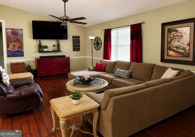 2nd image of 135 Brandon St, Baxley, GA 31513 | MLS# 10801273