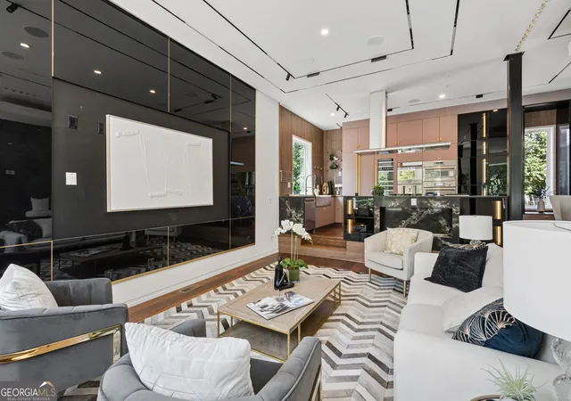 Photo 2 of Single family home for sale at 204 South, Atlanta, GA 30315 | MLS# 10829865 | Listing updated on 2026-09-03