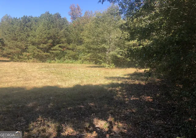 Photo 3 of Sale Pending at 3920 Hiram Lithia Springs Rd, Powder Springs, GA 30127 | MLS# 10509413 | Listing updated on 2026-09-17