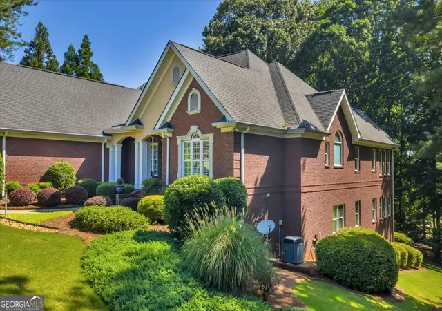 Photo 3 of Sale Pending at 107 River Forest Dr, Forsyth, GA 31029 | MLS# 10572593 | Listing updated on 2025-11-17