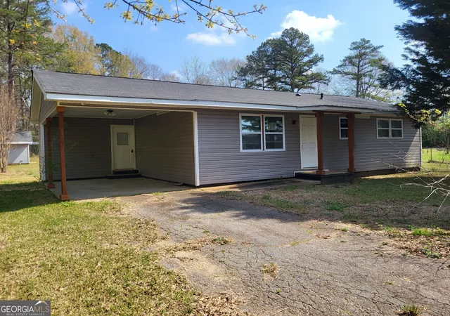 Homes for sale in Lanett, AL | 5202 32nd St Sw, Lanett, AL 36863 | MLS# 10719398