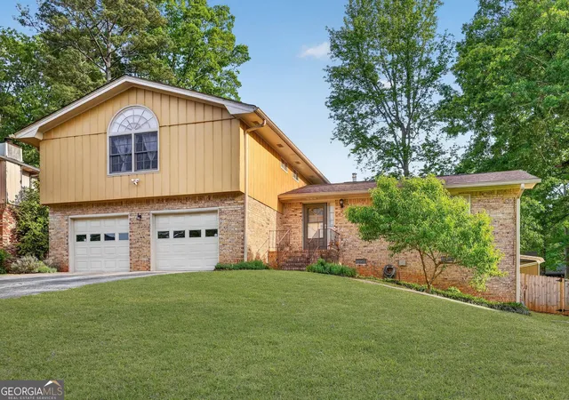 Photo 3 of Single family home for sale at 4605 Mercer Rd, Stone Mountain, GA 30083 | MLS# 10739084 | Listing updated on 2026-08-17