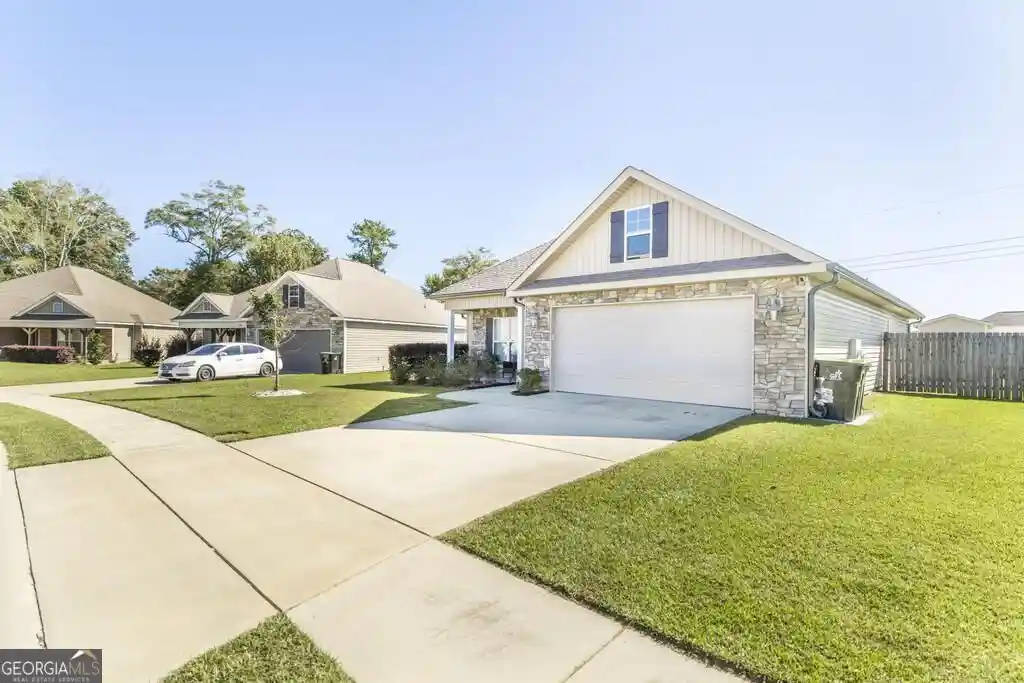 Photo 1 of Single family home for sale at 106 Wenlock Cir, Bonaire, GA 31005 | MLS# 10875384 | Listing updated on 2026-10-19