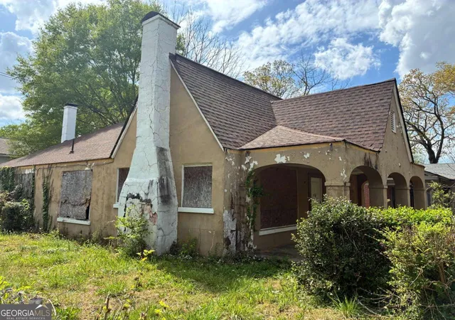 Photo 3 of Sale Pending at 1908 Lakewood Ter Se, Atlanta, GA 30315 | MLS# 10723638 | Listing updated on 2026-09-11