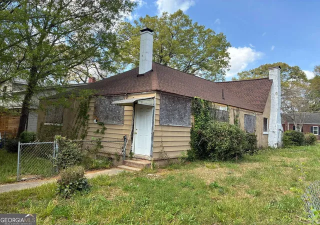 Photo 3 of Sale Pending at 1908 Lakewood Ter SE, Atlanta, GA 30315 | MLS# 10723638 | Listing updated on 2026-09-23