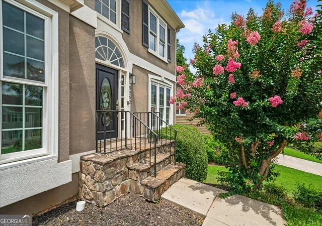 Photo 2 of Single family home for sale at 5580 N Hillbrooke Tr, Alpharetta, GA 30005 | MLS# 10806954 | Listing updated on 2026-09-10