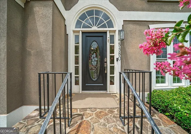 Photo 3 of Single family home for sale at 5580 N Hillbrooke Tr, Alpharetta, GA 30005 | MLS# 10806954 | Listing updated on 2026-09-10