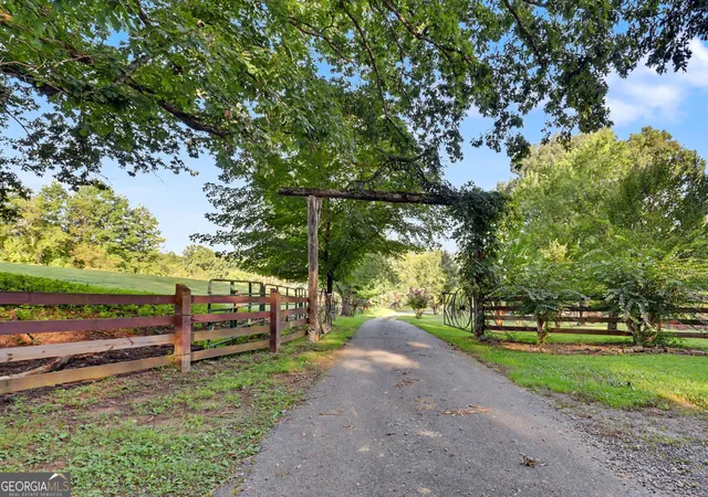 5th image of 7118 Old 441 S, Lakemont, GA 30552 | MLS# 10827846