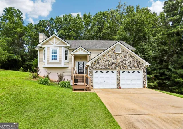 Photo 1 of Single family home for sale at 307 Tamwood Ct, Villa Rica, GA 30180 | MLS# 10808062 | Listing updated on 2026-09-11