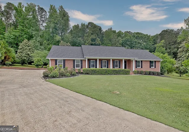 Photo 3 of Single family home for sale at 105 Walden Way, Fayetteville, GA 30214 | MLS# 10800875 | Listing updated on 2026-08-16