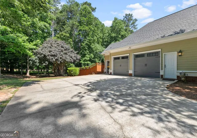 Photo 3 of Single family home for sale at 110 Dresden Pl, Fayetteville, GA 30215 | MLS# 10827463 | Listing updated on 2026-08-31