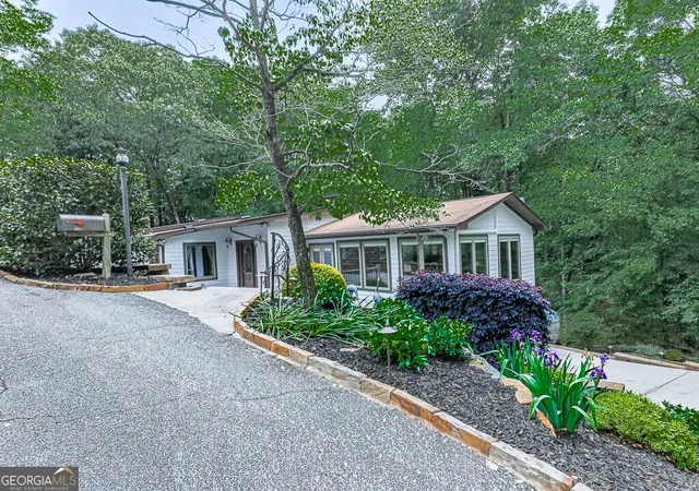 Photo 1 of Single family home for sale at 23 Blue Heron Pt, Acworth, GA 30102 | MLS# 10753324 | Listing updated on 2026-09-21