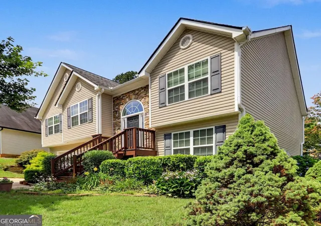 Photo 1 of Single family home for sale at 4353 Flat Stone Ln, Snellville, GA 30039 | MLS# 10833696 | Listing updated on 2026-10-17