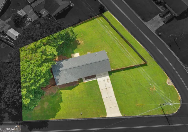 Photo 3 of Sale Pending at 360 Regal Rd, Jackson, GA 30233 | MLS# 10805988 | Listing updated on 2026-09-18
